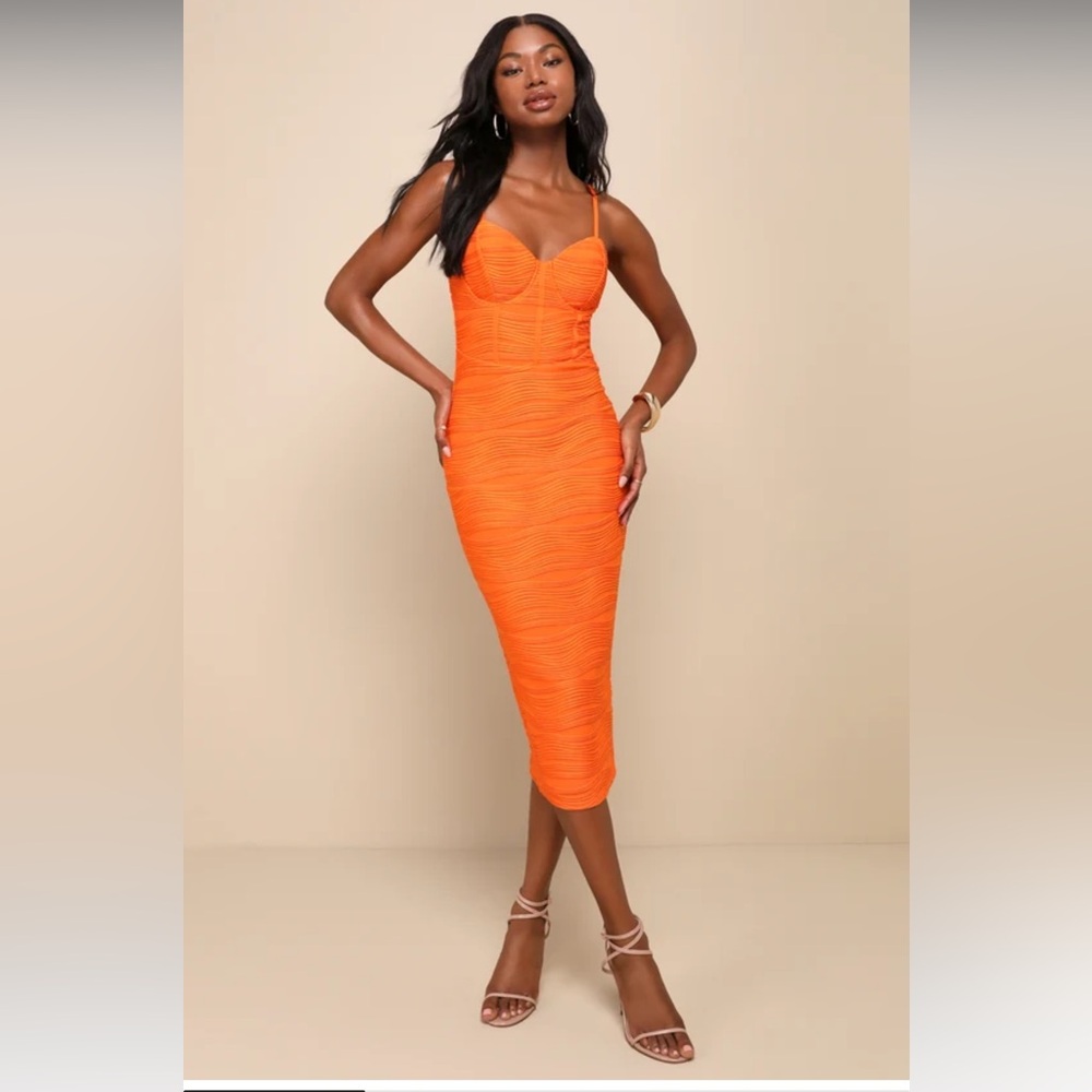 NWOT Lulus Undeniable Icon Orange Textured Bustier Bodycon Midi Dress size Small